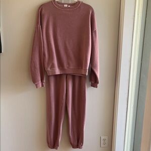 GAP Women’s Dusty Rose Sweatshirt and Jogger Set XS